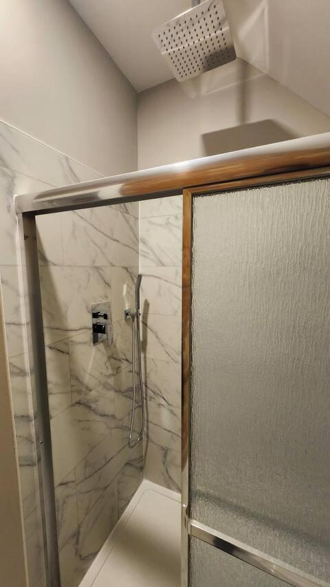 Entire 1 Bedroom Apartment Across From Google - Br5 Kitchener Ngoại thất bức ảnh